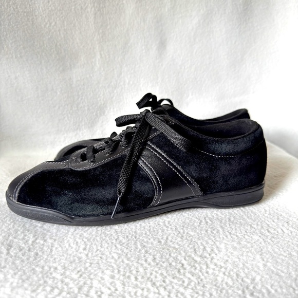 Easy Spirit Shoes - Easy Spirit Size 10WWomen's Black Suede/Leather Lace Up Walking Comfort Sneakers